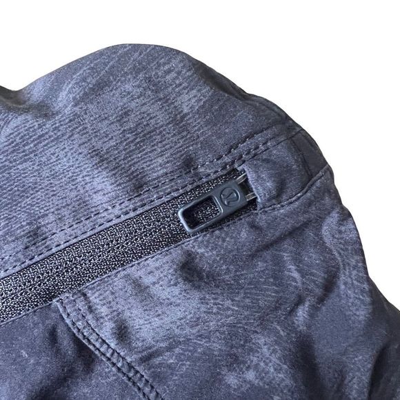 Lululemon THE Short Mens Medium - Picture 4 of 4